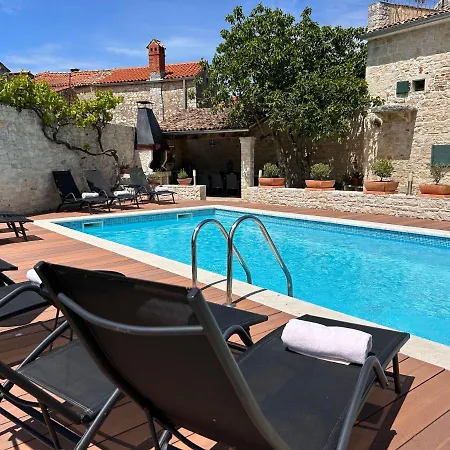 Neroli Place Villa