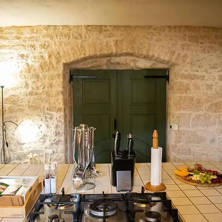 Villa Neroli Place *