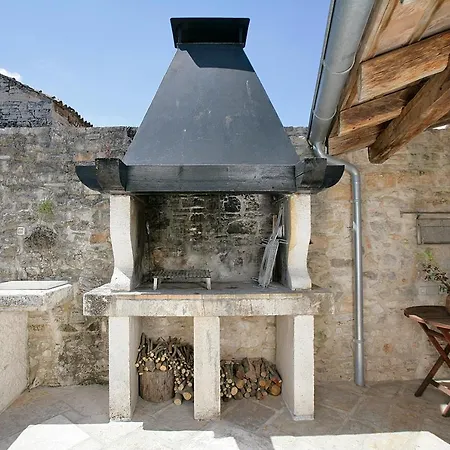 فيلة Neroli Place Svetvinčenat