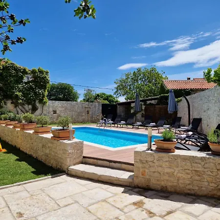 Villa Neroli Place *