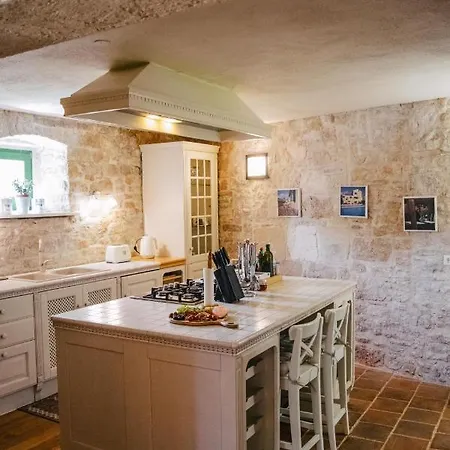 Neroli Place Villa *