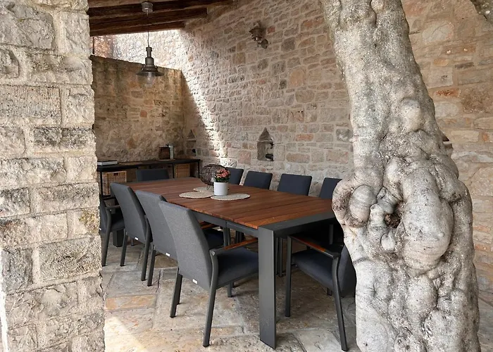 Villa Neroli Place *