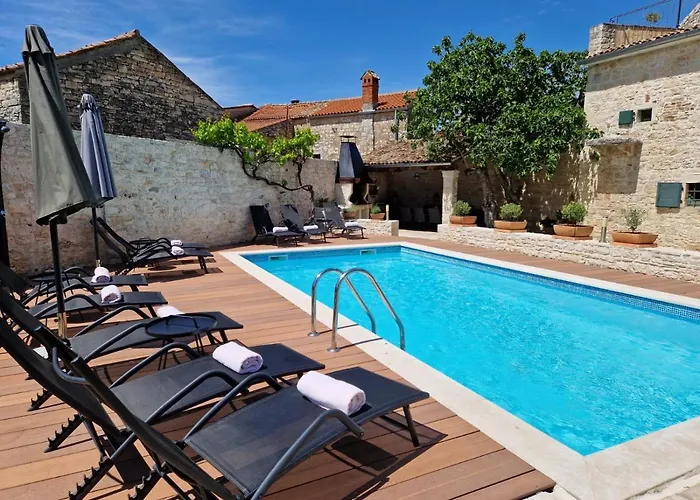Neroli Place *